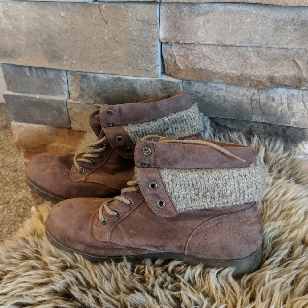 Arizona Suade Brown Boots